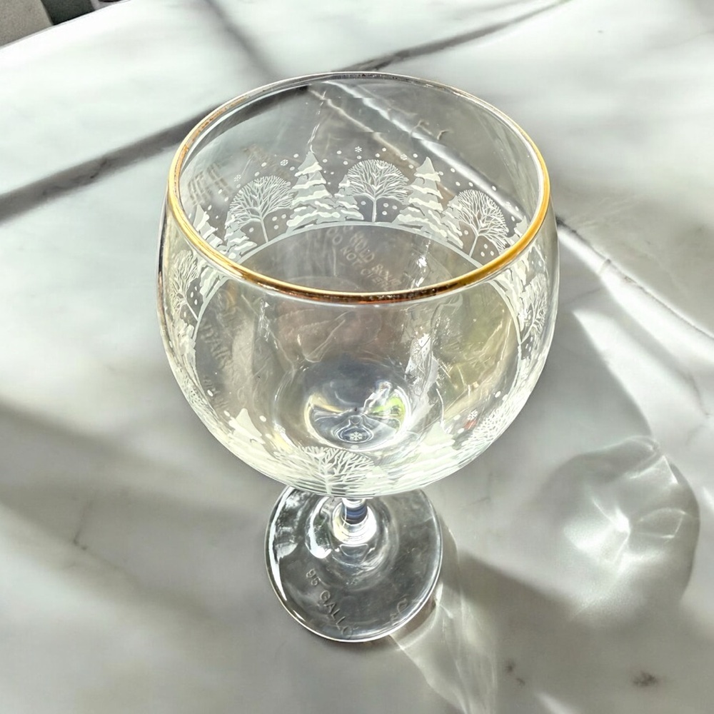 Libbey Vintage Snow Scene Wine Glass Goblets Set of 2 Holiday Theme - Picture 7 of 7